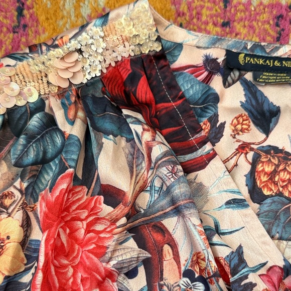 Floral V-Neck Blouse with Bell Sleeves - Picture 3 of 9